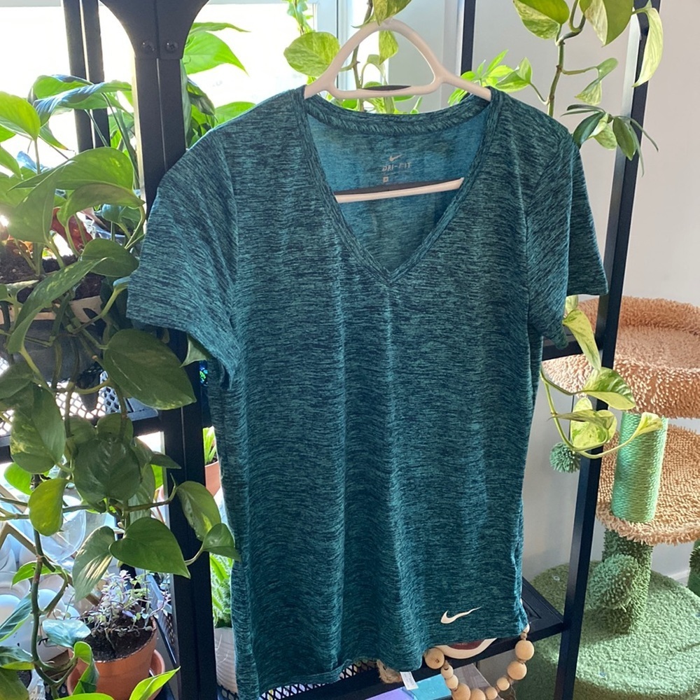 Nike teal space-dye V-neck short sleeve tee
